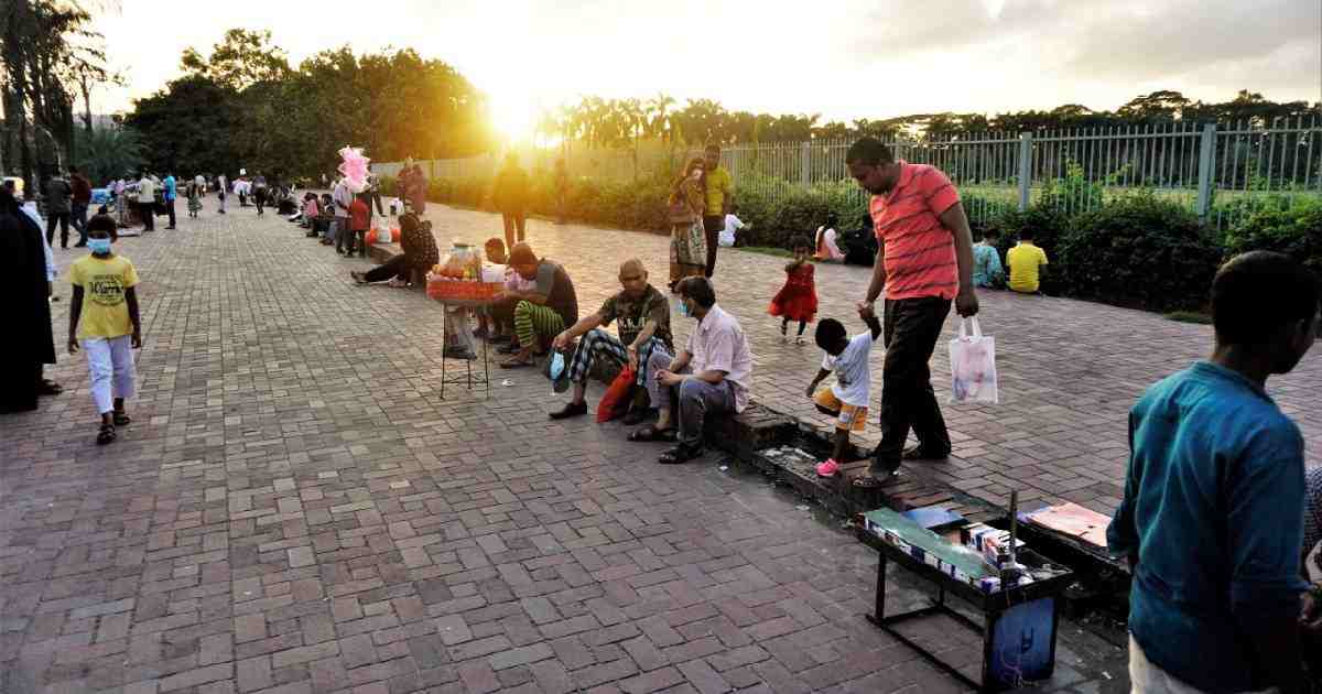 Hungry for a walk, Dhaka residents defy Covid restrictions