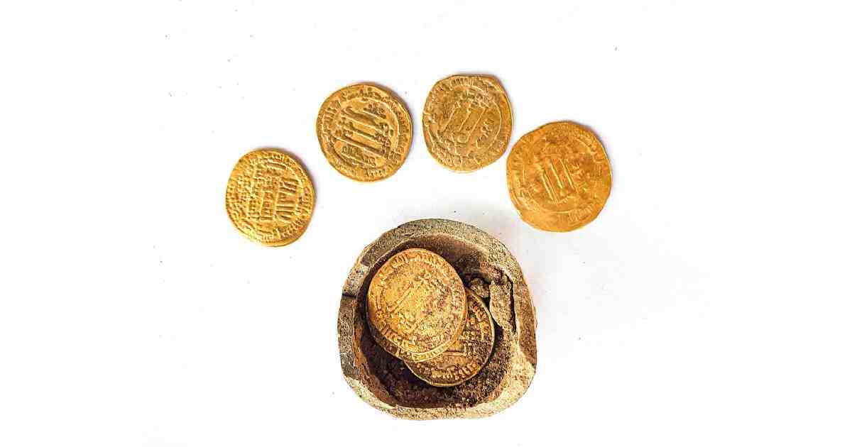 Early Islamic gold coins found in Israel